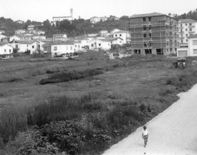 Arzignano, Villaggio Giardino, il sito destinato alla costruzione della chiesa (da Conforti 1992)