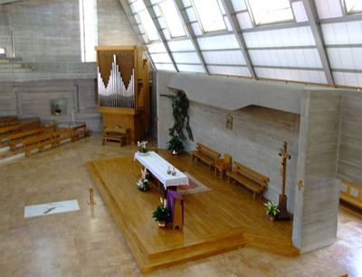 Arzignano, San Giovanni Battista, il presbiterio visto dalla balconata superiore