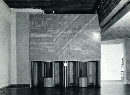 I confessionali, al fondo della cappella feriale, nella disposizione iniziale (da Kidder Smith, 1964)