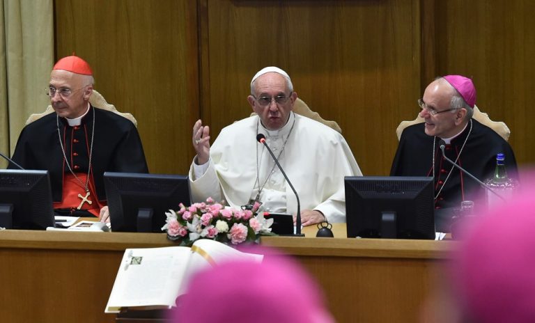 Papa Francesco, il Card. Bagnasco, Mons. Galantino Papa Francesco, il Card. Bagnasco, Mons. Galantino